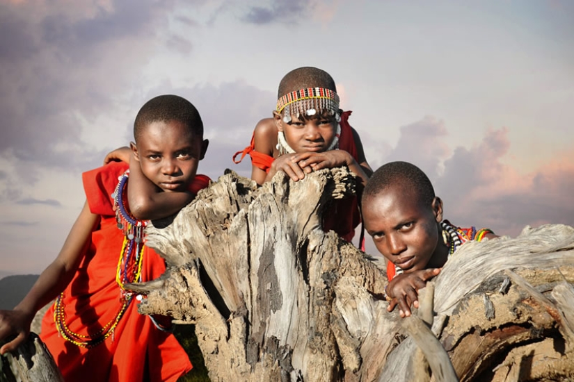 The faces of the planet in the photo by David Lazar