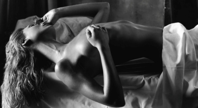 The female body and geometry in the work of photographer Christian Coigny