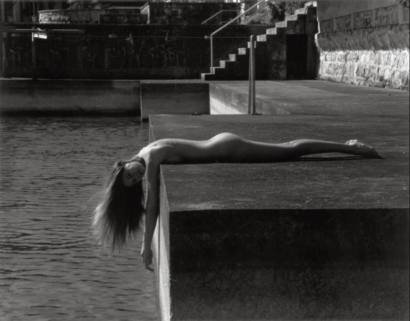 The female body and geometry in the work of photographer Christian Coigny