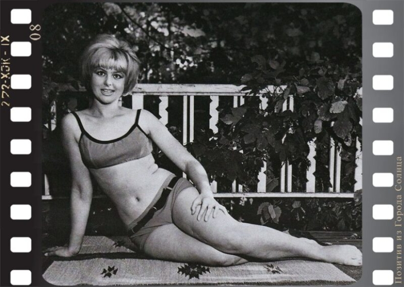 The first beauties of Soviet cinema in swimsuits on vacation