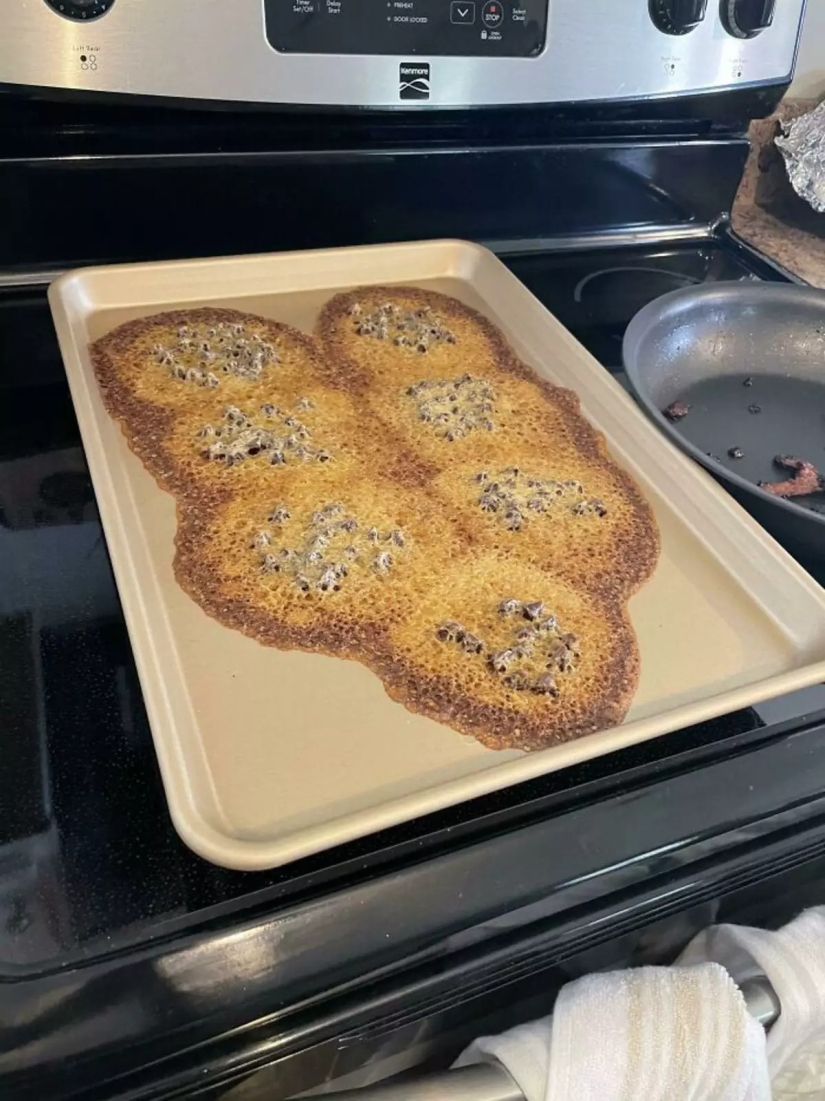 The first pancake is lumpy: 22 examples of terrible baking, which makes you uncomfortable