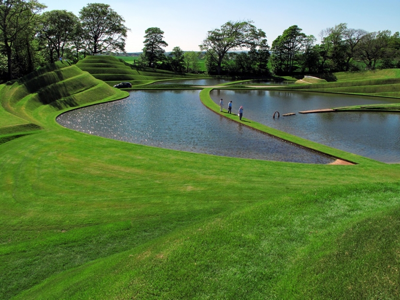 The garden of cosmic speculation Charles Jencks