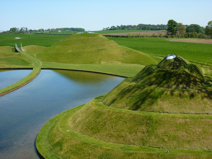 The garden of cosmic speculation Charles Jencks