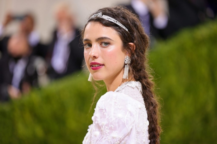 The hottest photos of Margaret Qualley, star of the films &quot;Substance&quot; and &quot;Once Upon a Time in Hollywood&quot;