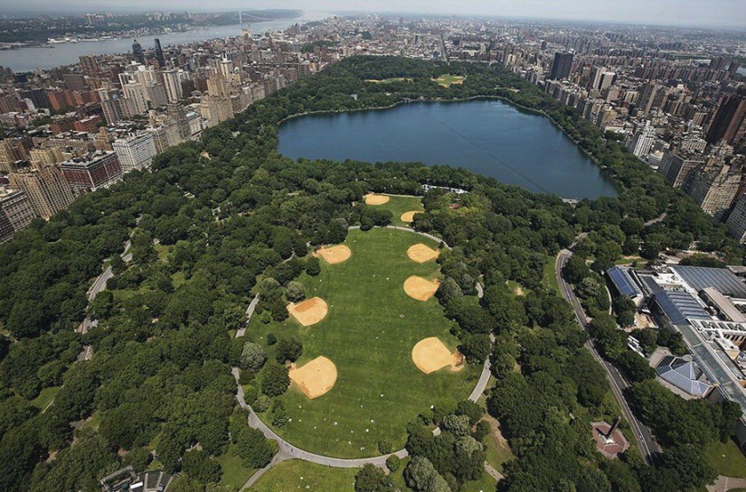 The legendary photo project &quot;Earth seen from the sky&quot;