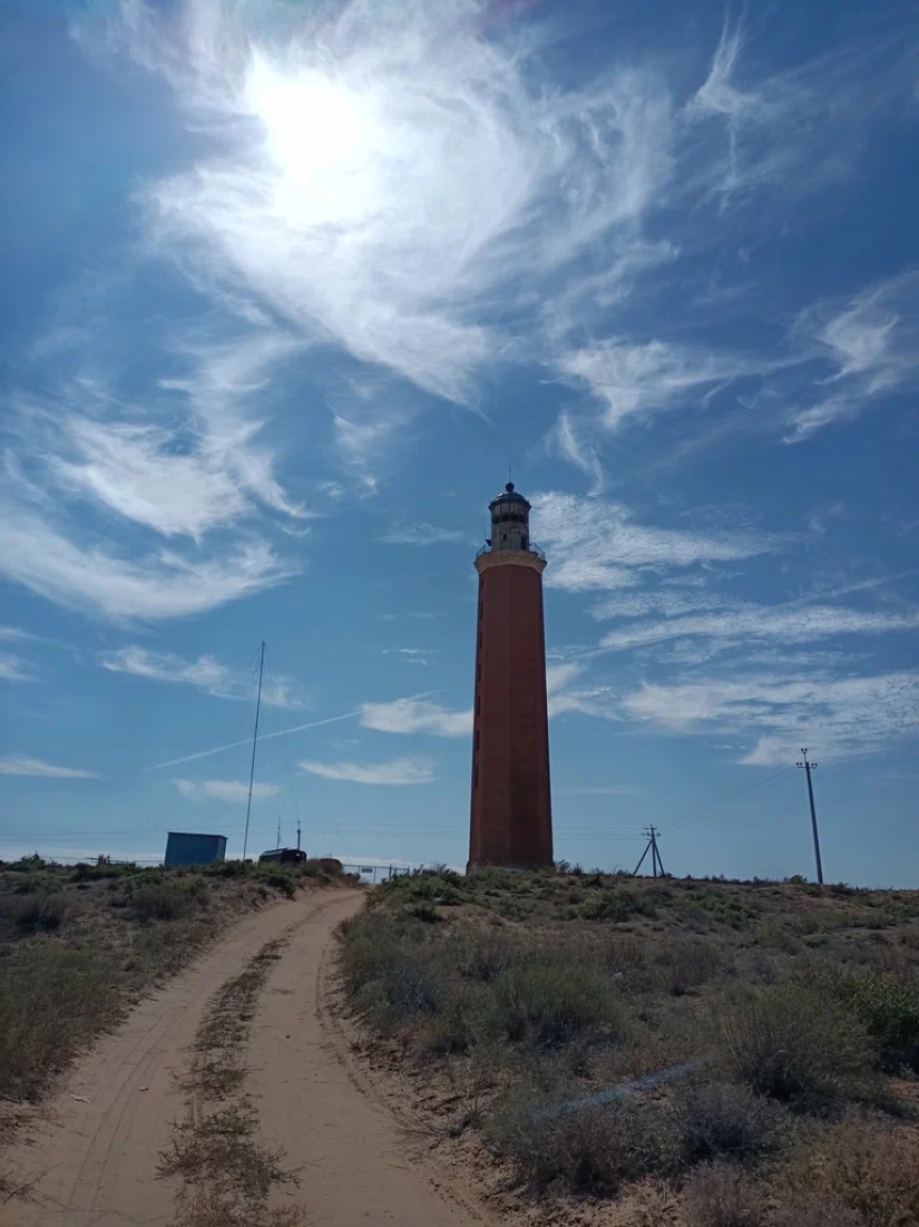 The miracle in the desert: both in 30 km from the sea near Astrakhan appeared lighthouse