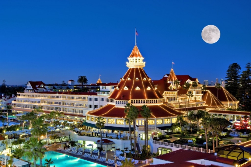 The most famous hotels with real ghosts