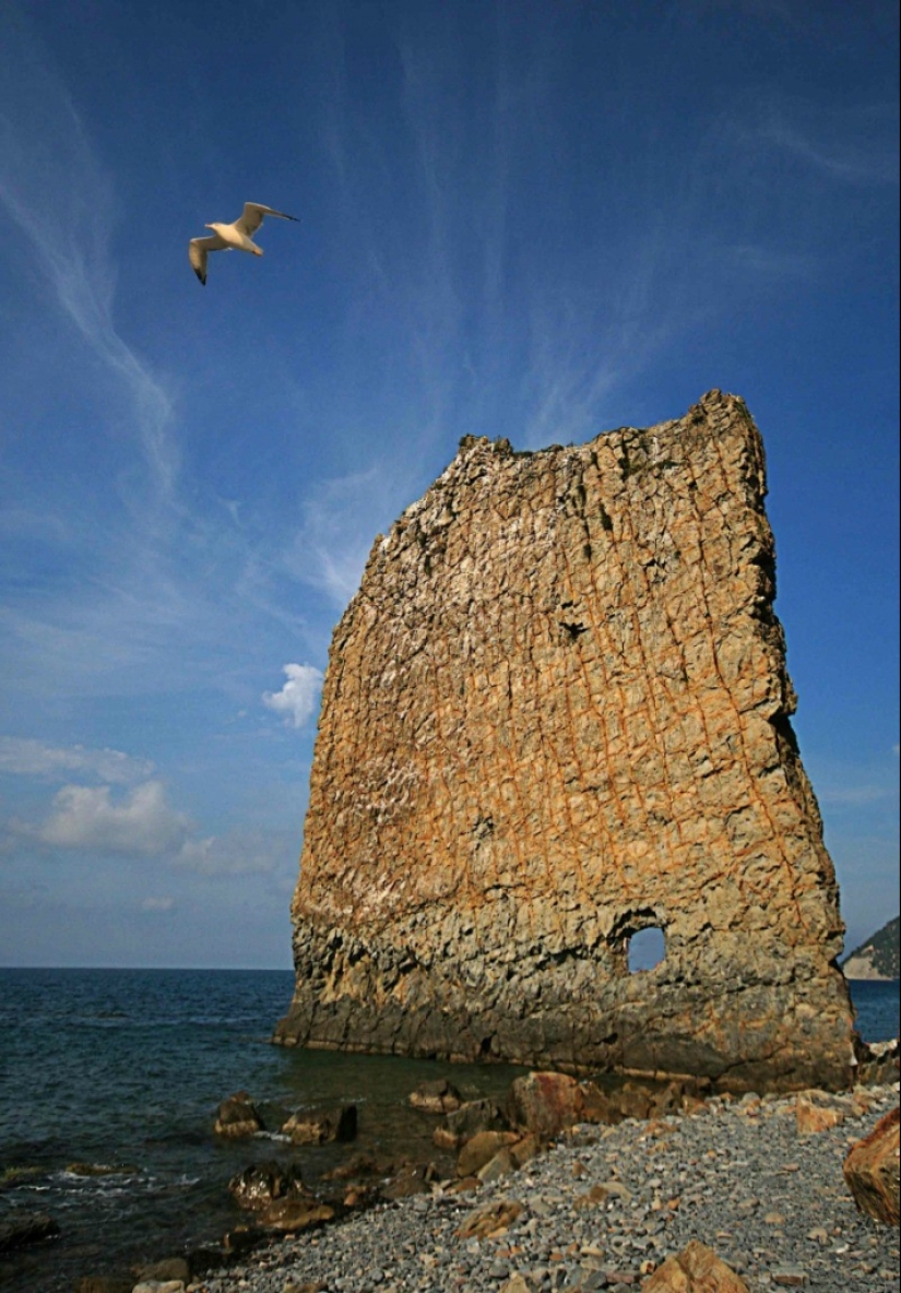 The most photogenic sea rocks