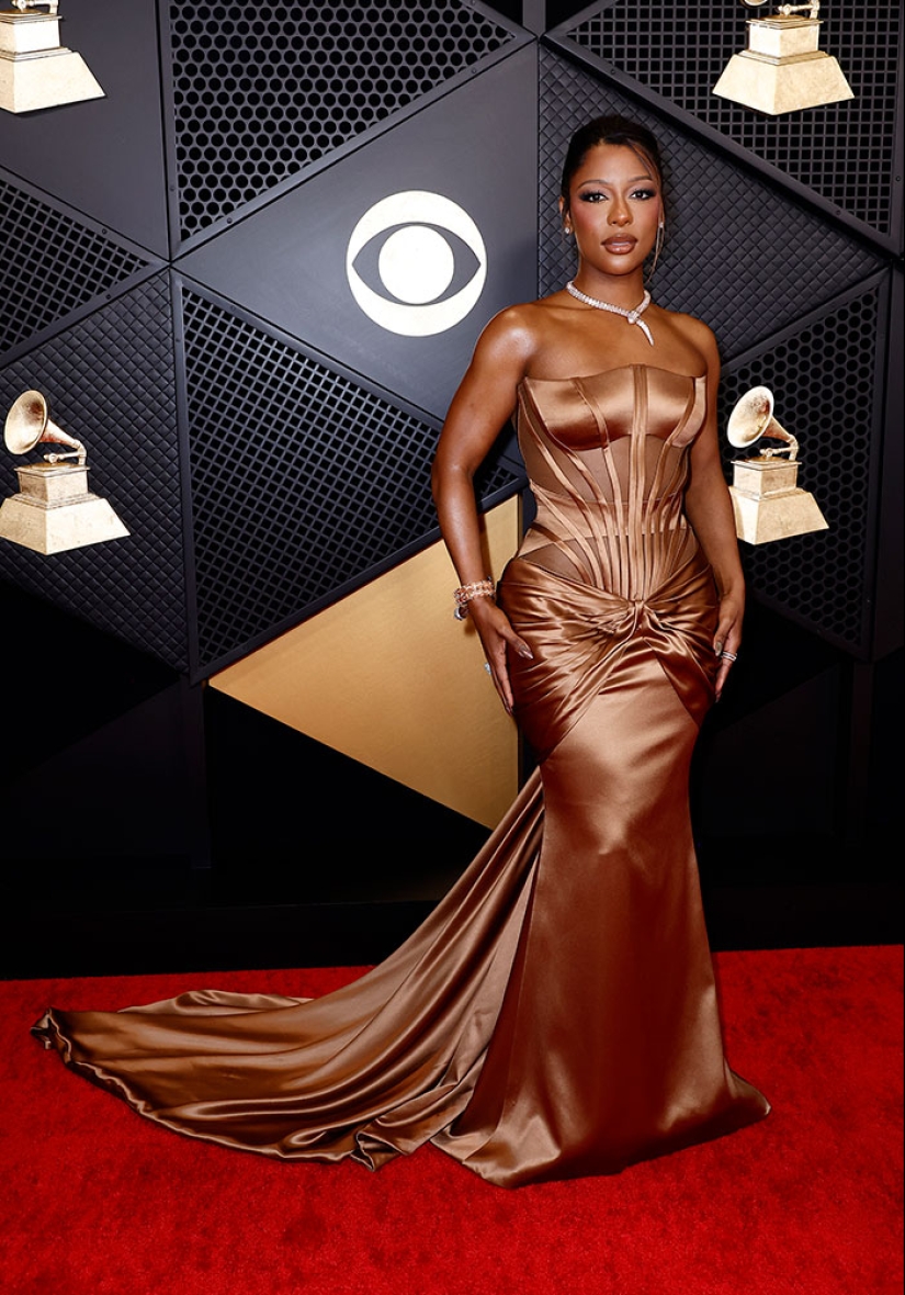The Most Stunning Celebrity Looks From The 66th Grammy Awards Red Carpet