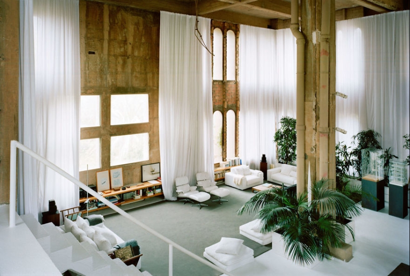 The old cement factory was turned into a real villa