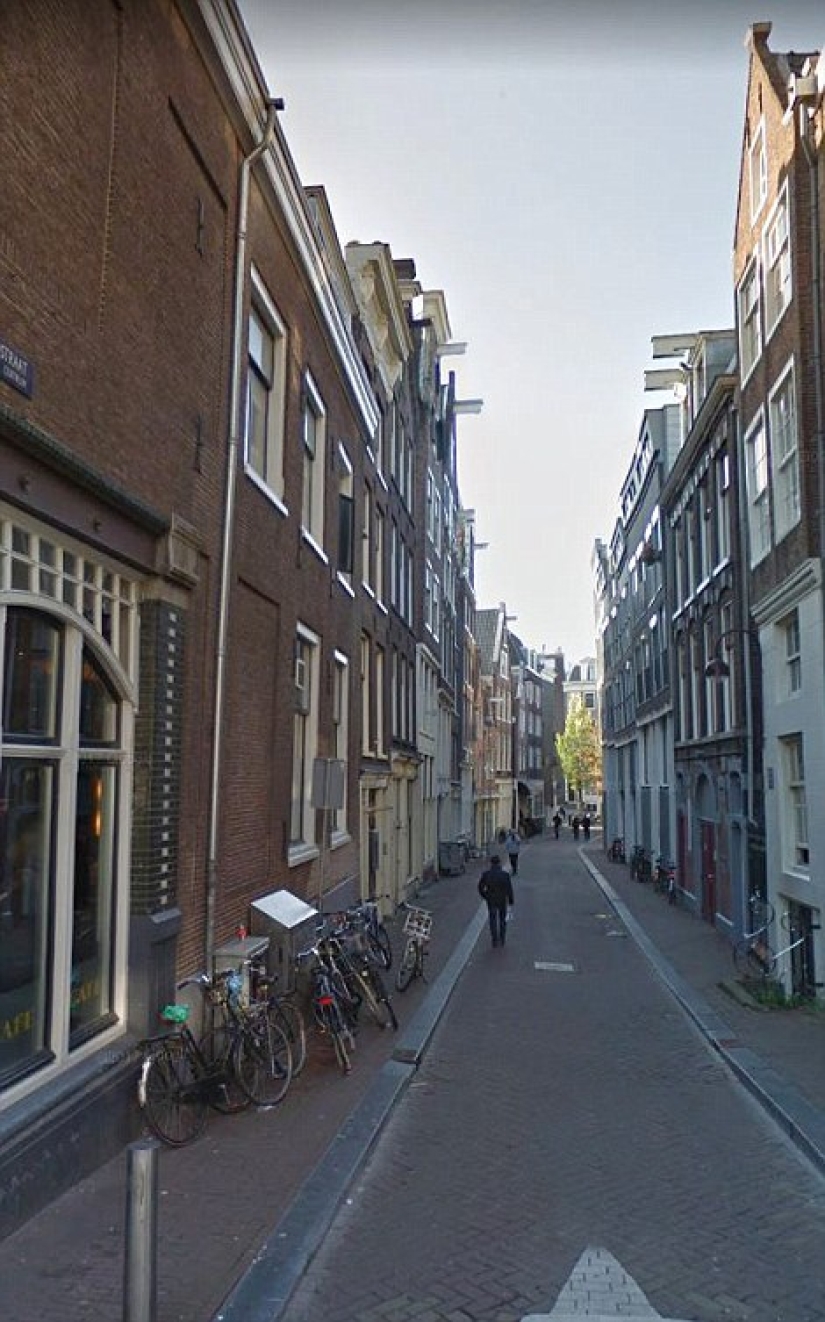 The oldest profession in the free city: a history of the red light district in Amsterdam