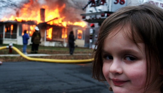 The phone in the microwave, key in the socket and other errors of childhood with Reddit The phone in the microwave, key in the socket and other errors of childhood with Reddit