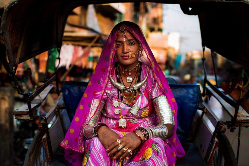 The photographer continues to shoot a variety of beauty of women around the world