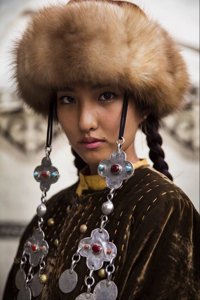 The photographer continues to shoot a variety of beauty of women around the world