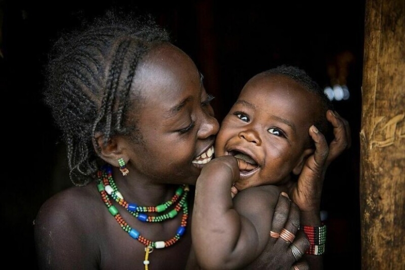 The photographer has shown how the childhood in different parts of the world