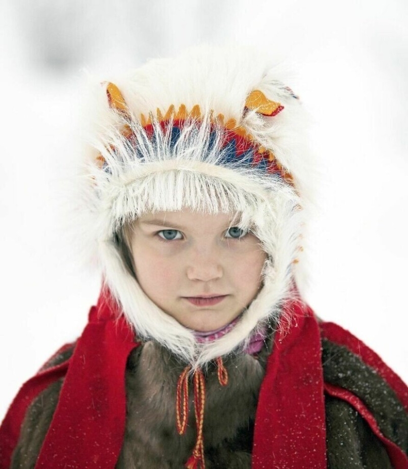 The photographer has shown how the childhood in different parts of the world