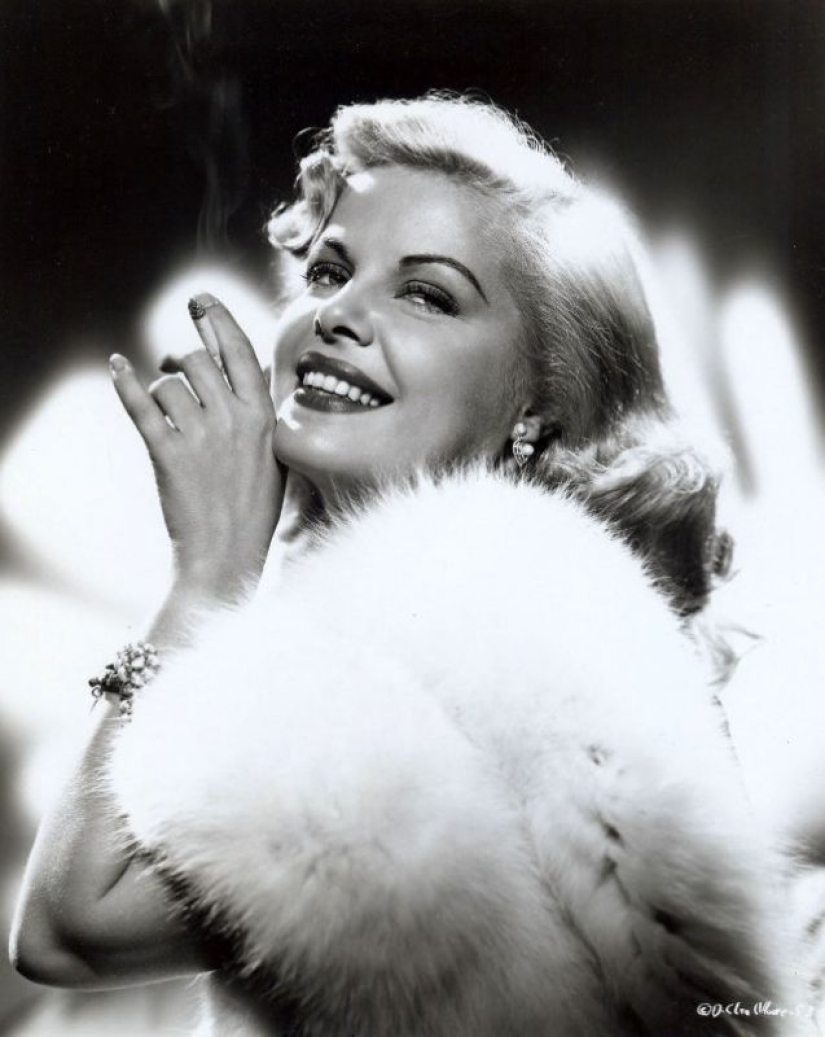 The Queen of film Noir: a great "bad girl" Cleo Moore