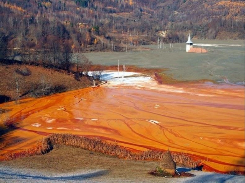 The Romanian countryside, the site of which is formed a toxic lake