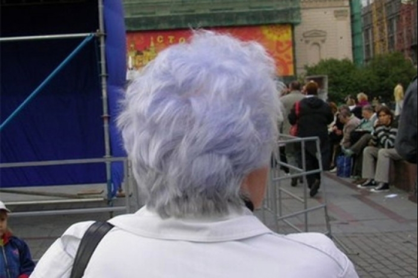 The secret is revealed! That's why old ladies dye their hair purple