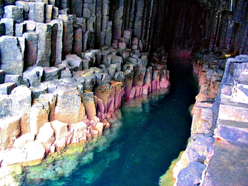 The Singing cave of Fingal