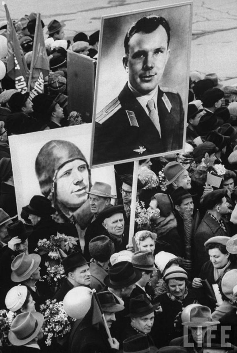 "The space is calling everyone! And call. How vechnyy Zov" (Yuri Gagarin)