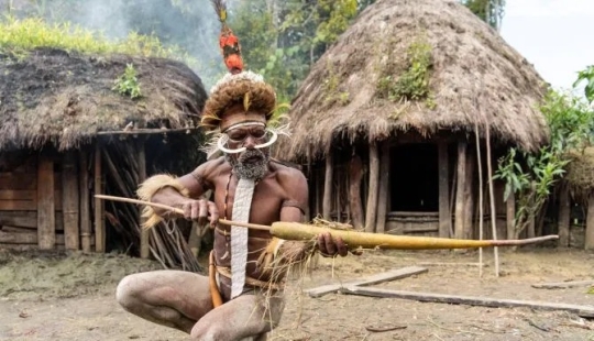 The spirit of the ancestors: in a Papuan tribe smoked mummies of leaders to save them for posterity