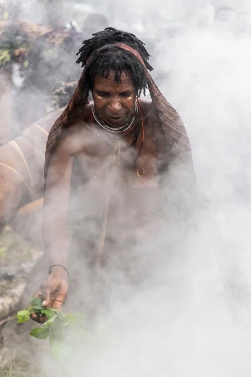 The spirit of the ancestors: in a Papuan tribe smoked mummies of leaders to save them for posterity