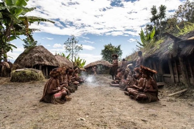 The spirit of the ancestors: in a Papuan tribe smoked mummies of leaders to save them for posterity