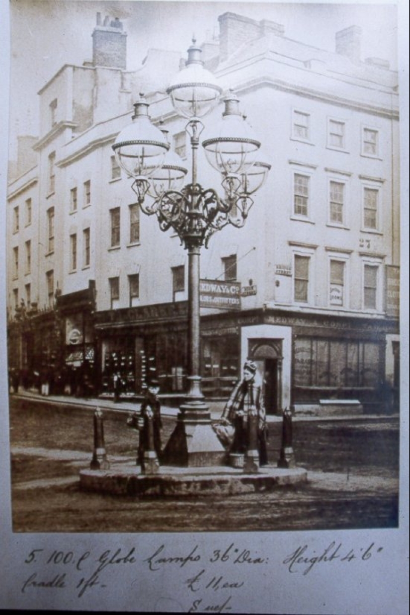 The story of Pluto Lamp: how a Briton taught lanterns to sell coffee and call the police