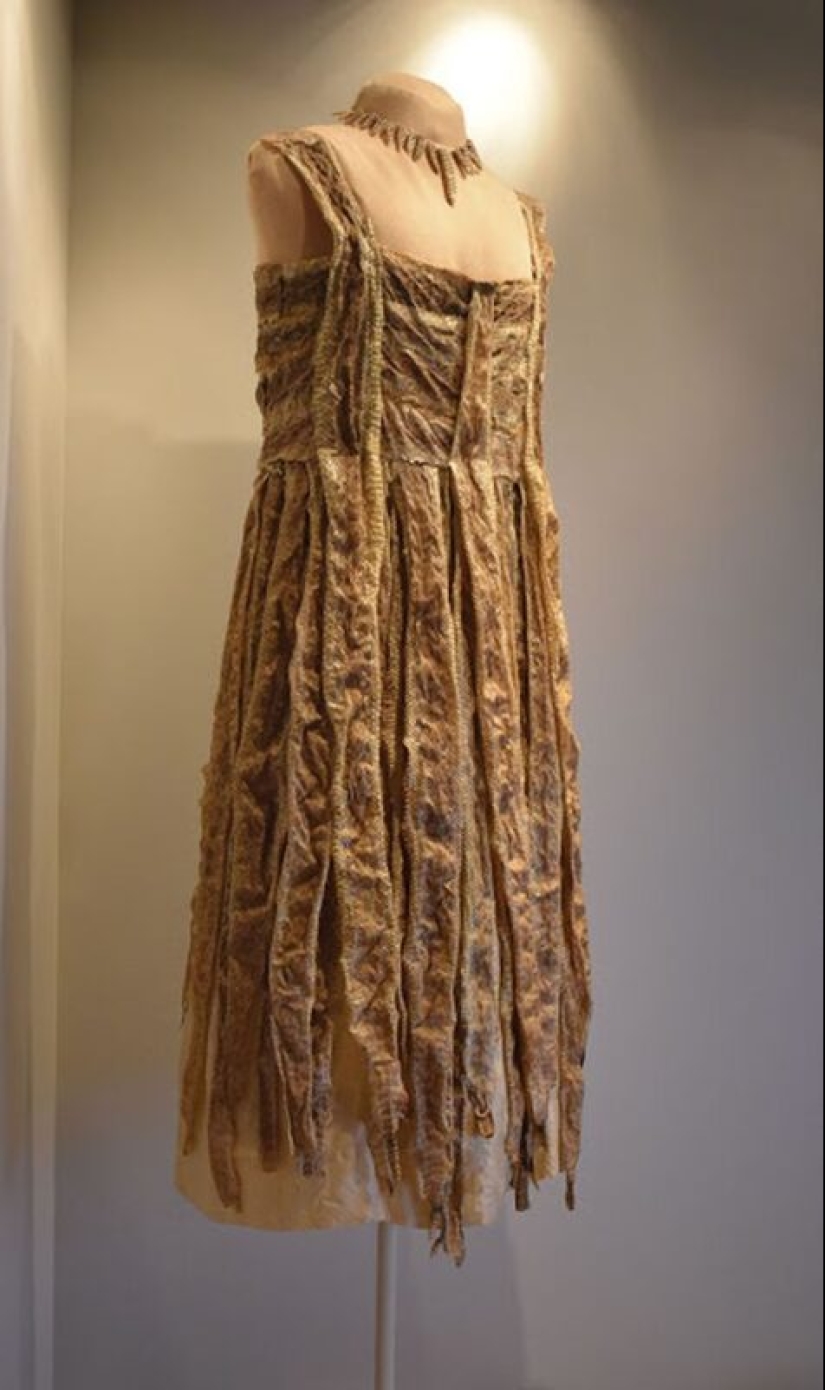 The story of the brave Katherine Sloterback, who killed 140 rattlesnakes and made a dress out of them