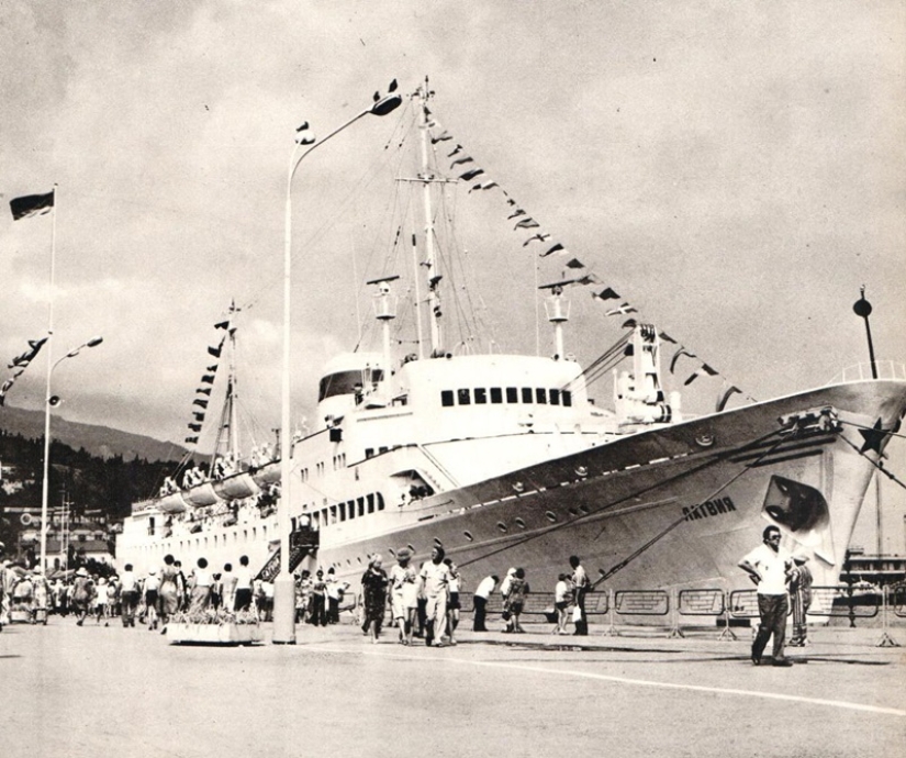 The sun of our ancestors: photos resort of Crimea 70s