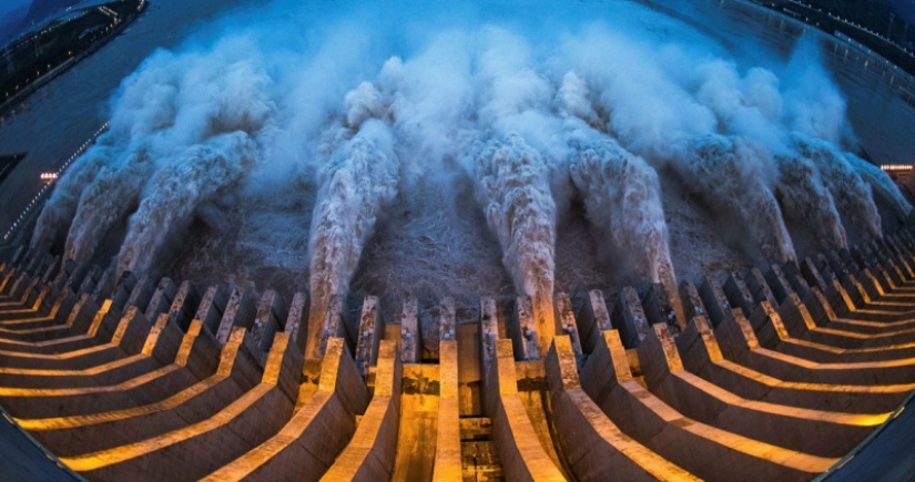 The Three Gorges Dam, or How the Chinese slowed the Earth's Rotation