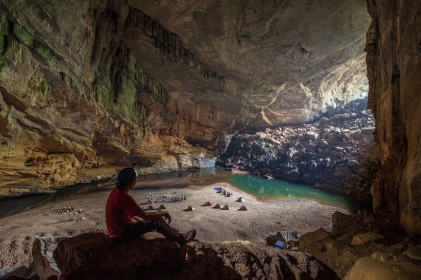 The vast Shondong is the largest cave on Earth