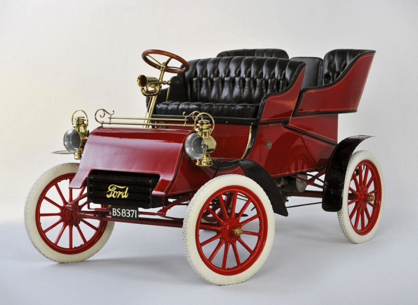 The very first cars in the history of the largest brands