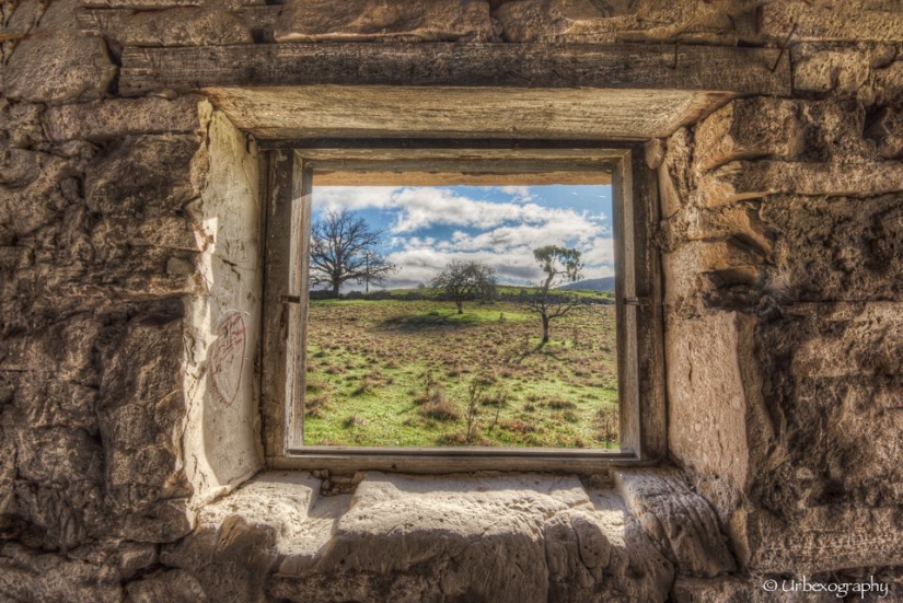 The view from nowhere: abandoned world