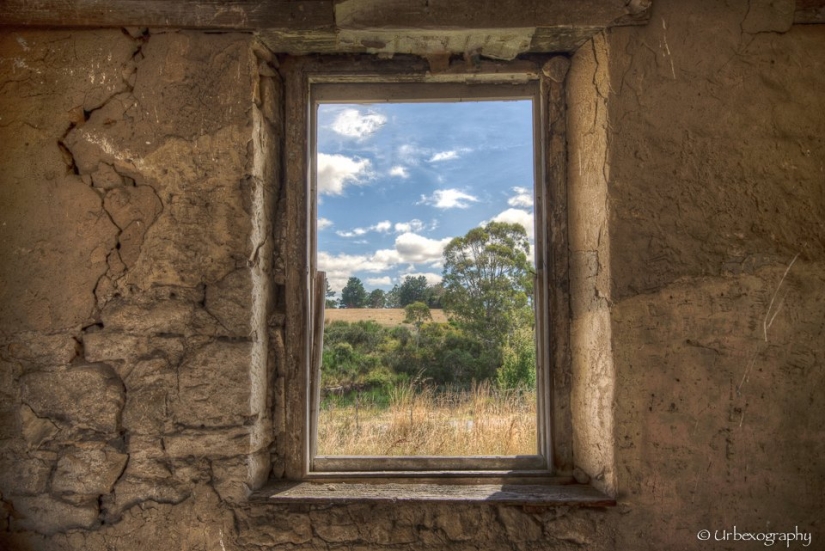 The view from nowhere: abandoned world