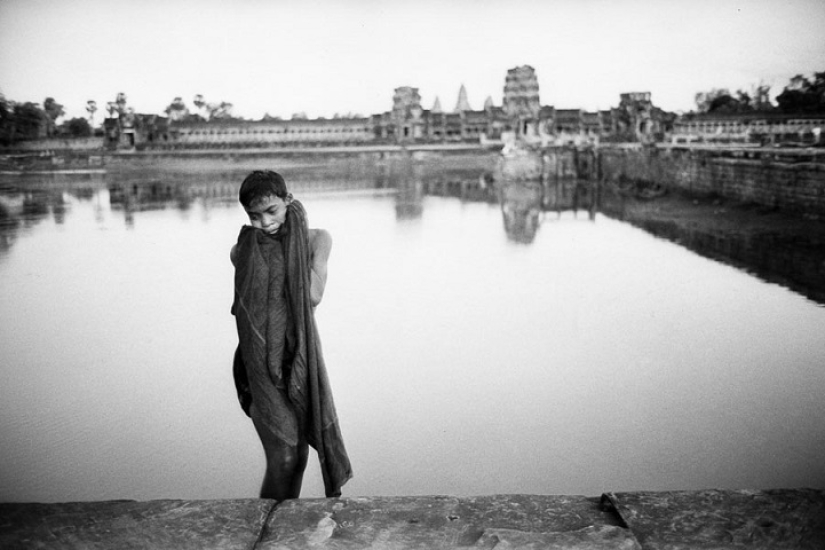 The whole truth and lyricism of our history in the photographs of Marc Riboud