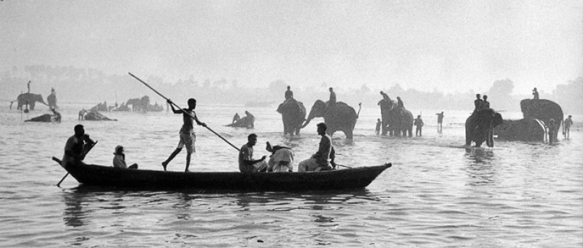 The whole truth and lyricism of our history in the photographs of Marc Riboud