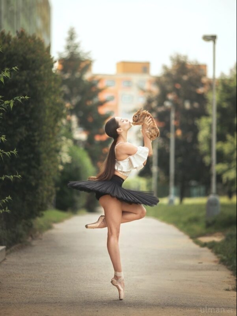 The whole world is a stage: dynamic photos of dancers on the streets and beaches by Anna Ullman