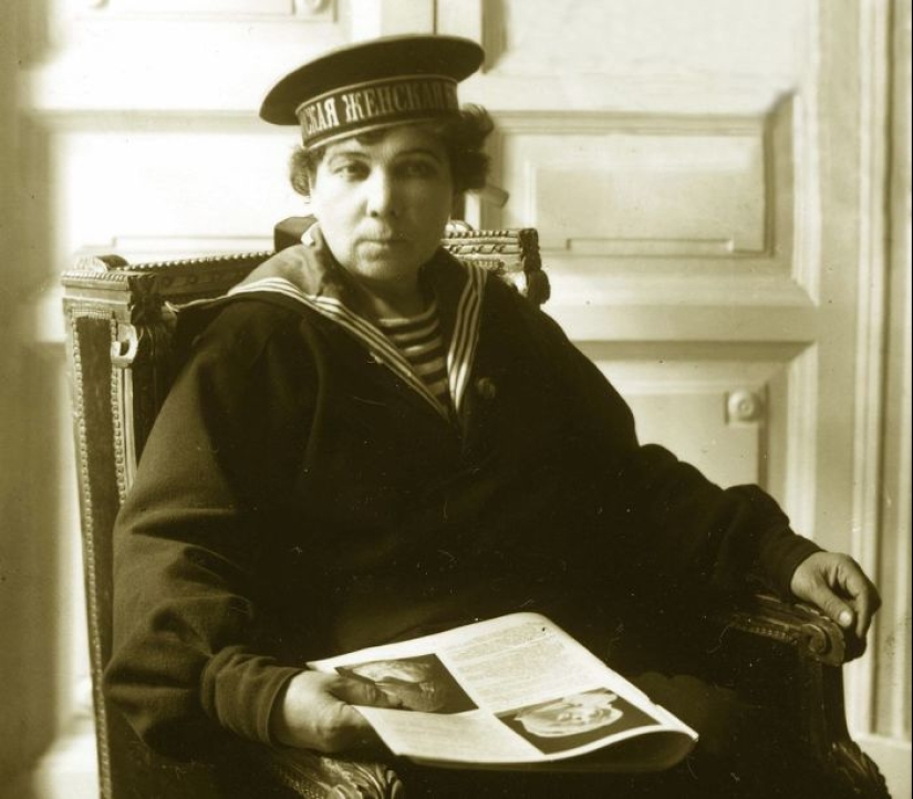 "The woman in the sea – team grief!", or the hard life of the first female sailors of Russia