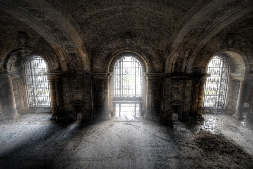 The world's largest abandoned train station