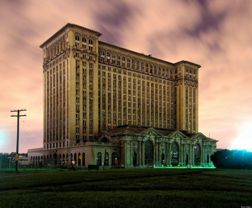 The world's largest abandoned train station