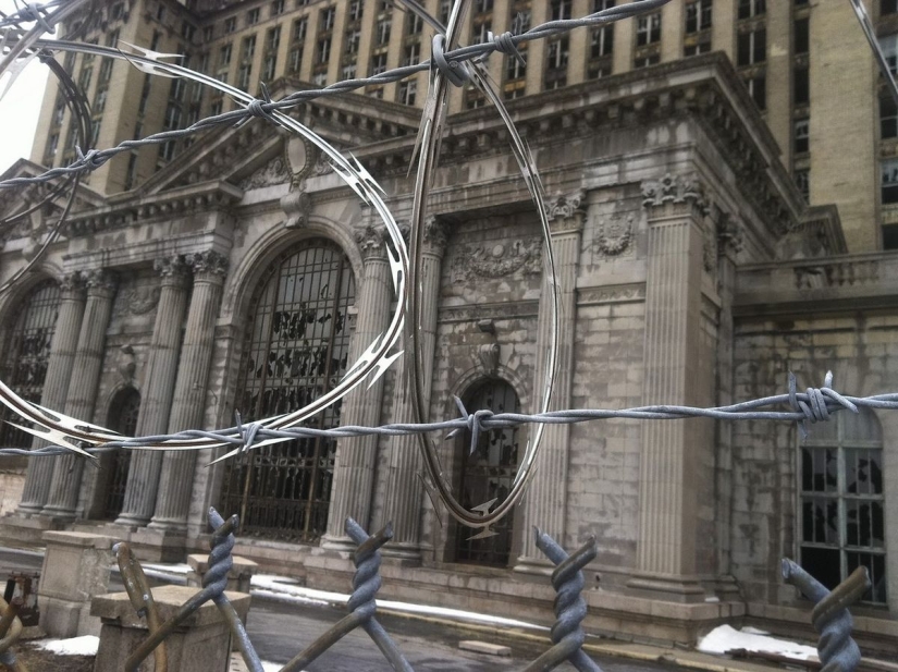 The world's largest abandoned train station