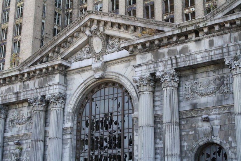 The world's largest abandoned train station