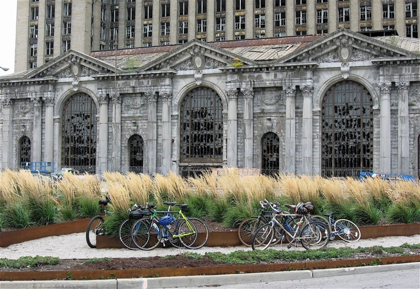 The world's largest abandoned train station