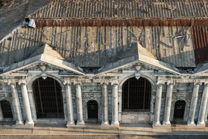 The world's largest abandoned train station