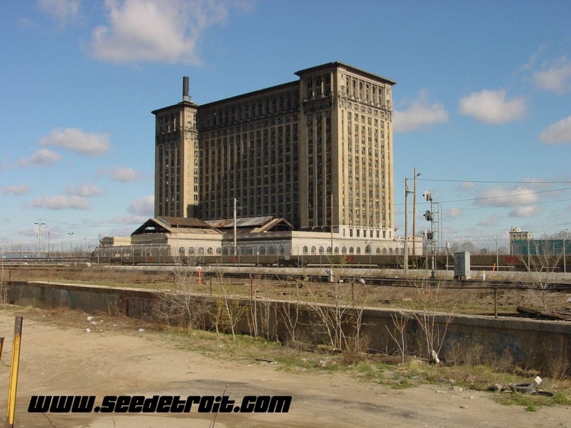 The world's largest abandoned train station