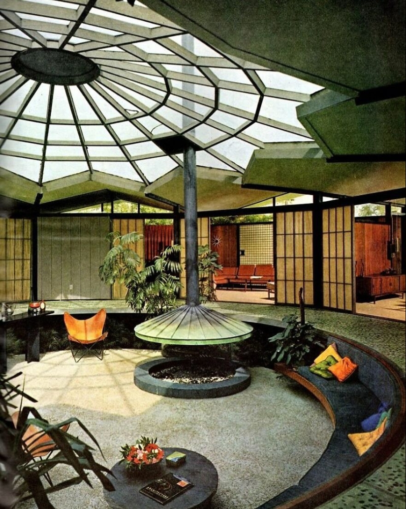 These 10 Pictures Of Interiors From The ’50s To ’80s Are Captivating To Look At