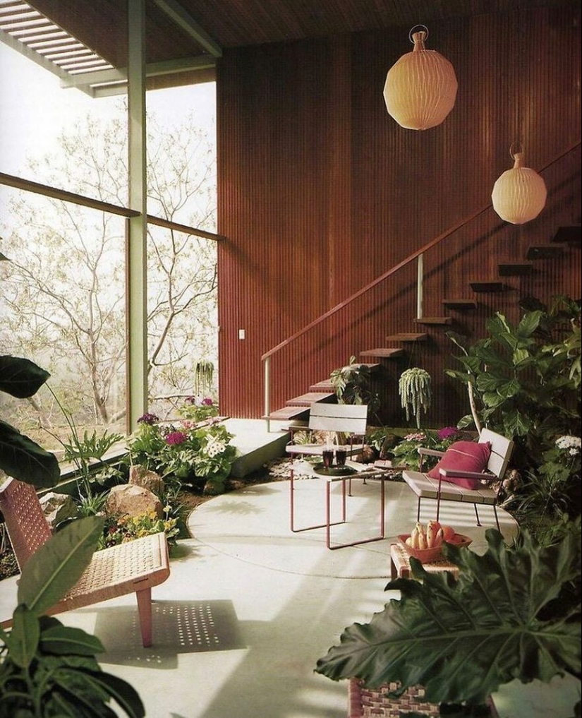 These 10 Pictures Of Interiors From The ’50s To ’80s Are Captivating To Look At