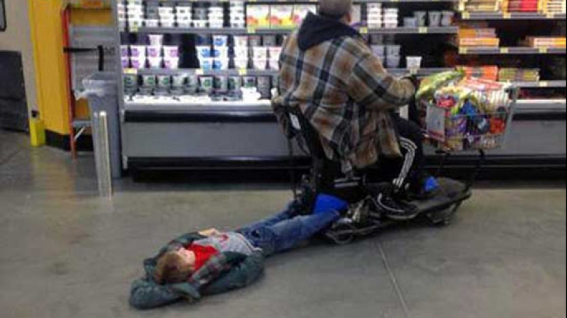 These people just came to the American supermarket Walmart for shopping